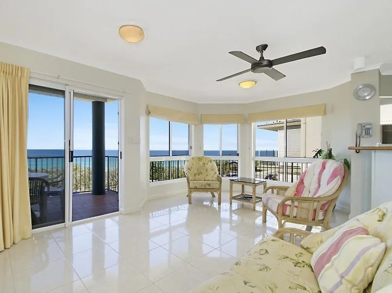 Pacific Waves Apartments 누사